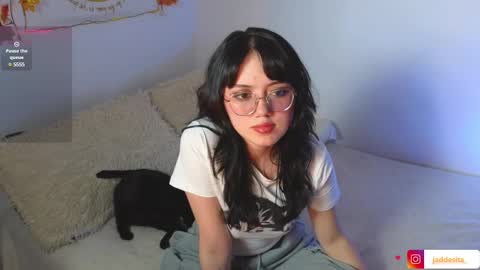 Snapshot of suzumi_ chatting on January 2025 06:17:01 AM Jadde online show from January 2025 06:17:01 AM