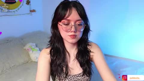 Snapshot of suzumi_ chatting on February 2025 05:51:02 AM Jadde online show from February 2025 05:51:02 AM