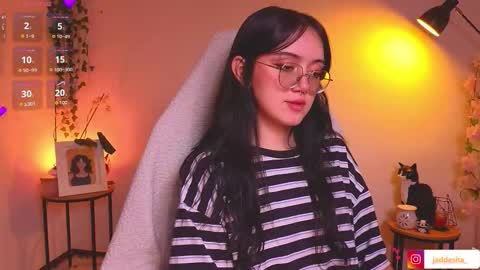 Snapshot of suzumi_ chatting on October 2025 07:09:02 AM Jadde online show from October 2025 07:09:02 AM