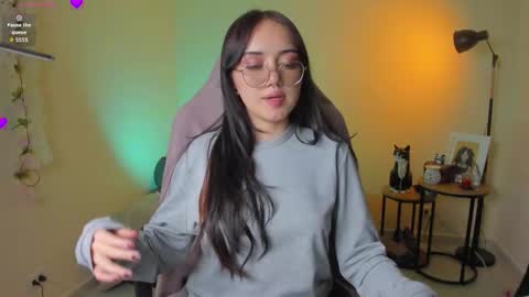 Snapshot of suzumi_ chatting on March 2026 05:19:01 AM Jadde online show from March 2026 05:19:01 AM