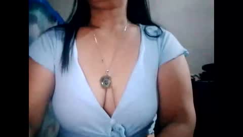 suzzie_hot online show from January 2025 01:04:02 PM