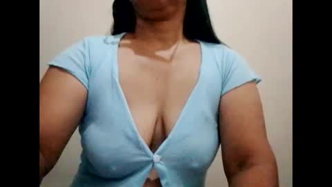 suzzie_hot online show from February 2025 08:58:02 PM