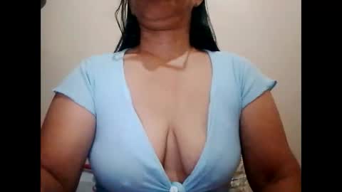 suzzie_hot online show from February 2025 09:41:02 PM