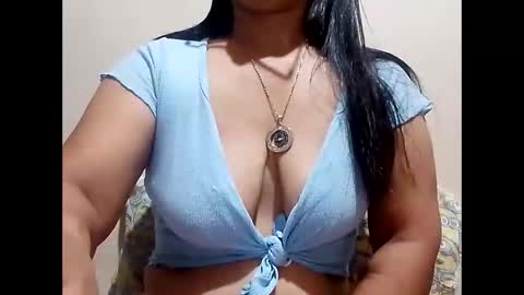 suzzie_hot online show from March 2025 08:27:02 PM