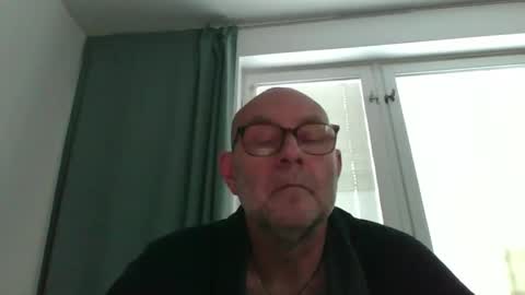 svenskdaddy online show from December 2024 12:00:01 PM