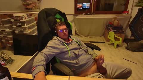 swaicy1990 online show from November 2025 11:35:01 PM