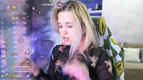 Snapshot of sweeet_bee chatting on December 2024 03:53:02 AM Melisa online show from December 2024 03:53:02 AM