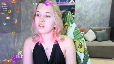Snapshot of sweeet_bee chatting on January 2025 01:33:01 AM Melisa online show from January 2025 01:33:01 AM