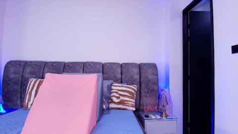 Debora  online show from November 2025 11:56:02 AM