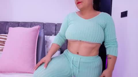 Debora  online show from January 2026 12:10:01 PM