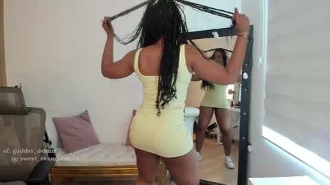 Snapshot of sweer_oshun chatting on March 2025 02:54:01 PM Evangeline online show from March 2025 02:54:01 PM