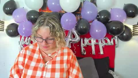 Carolina online show from October 2025 03:07:02 PM