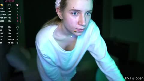 Michelle online show from October 2025 10:33:02 PM