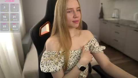 Snapshot of sweet__michelle chatting on June 2026 08:24:02 AM Michelle online show from June 2026 08:24:02 AM