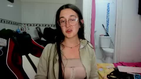 Snapshot of sweet__suck69bitch chatting on July 2026 02:09:01 AM sweet__suck69bitch online show from July 2026 02:09:01 AM