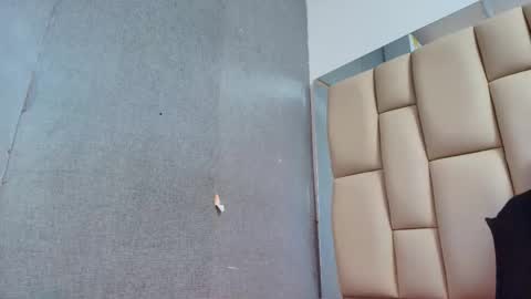 Amye  online show from September 2025 07:04:01 PM