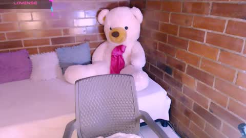 Stephanie online show from September 2025 08:24:02 PM