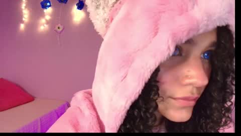 Snapshot of sweet_april2005 chatting on November 2025 01:55:02 PM April sweet online show from November 2025 01:55:02 PM