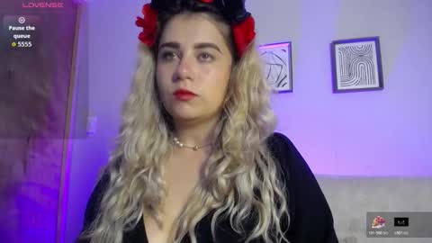 Bella Valery online show from November 2025 10:10:02 PM