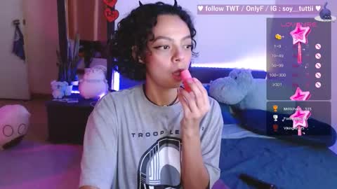 Snapshot of sweet_bluee chatting on March 2026 05:08:02 AM Tutti online show from March 2026 05:08:02 AM