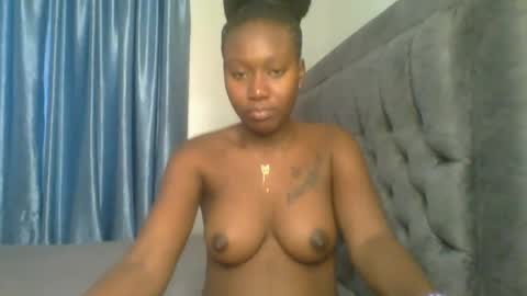 Camila online show from November 2025 05:42:02 AM