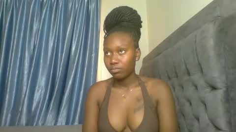 Camila online show from November 2025 05:06:01 AM