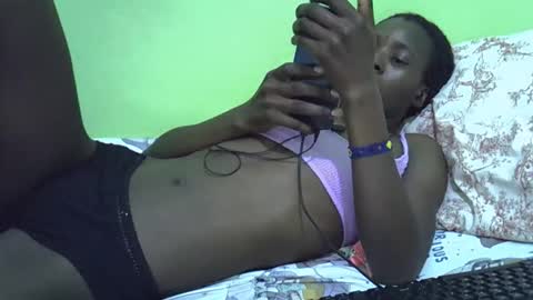 sweet_candie01 online show from September 2025 07:59:01 PM