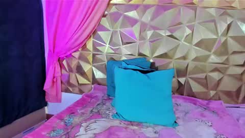  emmili  online show from February 2025 06:16:01 PM