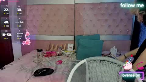 Snapshot of sweet_emmili chatting on April 2026 12:22:02 PM emmili online show from April 2026 12:22:02 PM