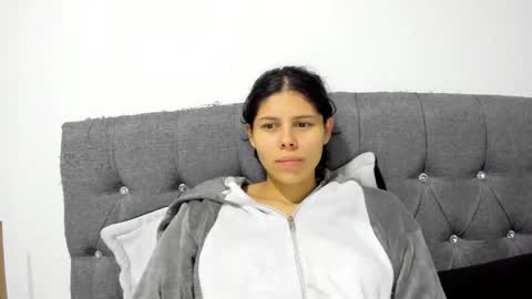 Snapshot of sweet_hann chatting on January 2025 02:43:02 AM Hanna online show from January 2025 02:43:02 AM