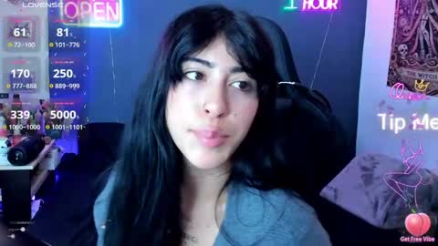 Dahnna online show from April 2026 12:16:01 AM