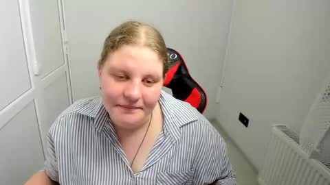 Snapshot of sweet_karla_la chatting on June 2026 03:14:02 PM Karla online show from June 2026 03:14:02 PM