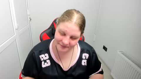 Snapshot of sweet_karla_la chatting on June 2026 01:11:01 PM Karla online show from June 2026 01:11:01 PM