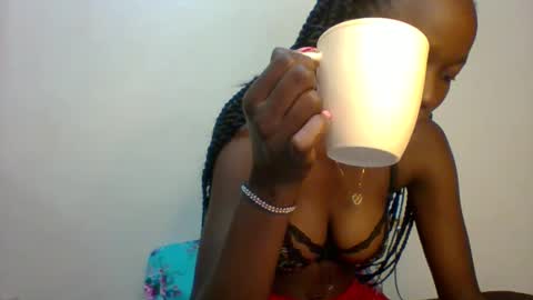 Snapshot of sweet_kcandy chatting on May 2026 10:43:02 AM Sweet KCandy online show from May 2026 10:43:02 AM