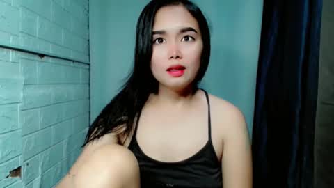 Snapshot of sweet_laika chatting on May 2026 04:40:02 AM LAIKA online show from May 2026 04:40:02 AM