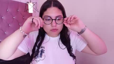 Camila online show from September 2025 12:06:01 PM