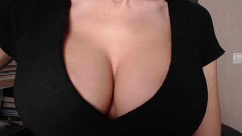 Snapshot of sweet_lil_thing chatting on November 2025 07:53:01 AM Jen online show from November 2025 07:53:01 AM