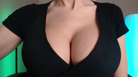 Jen online show from December 2025 07:06:02 AM