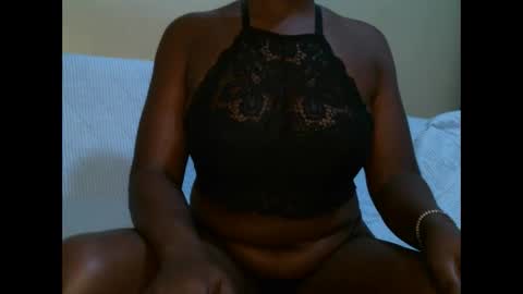 Snapshot of sweet_lovis chatting on September 2025 01:18:01 AM lovis online show from September 2025 01:18:01 AM