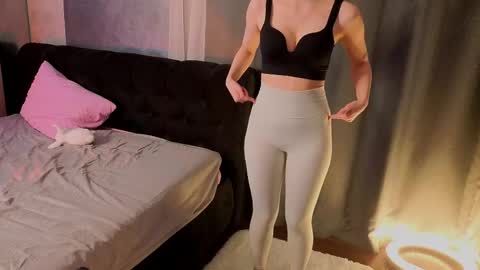 Snapshot of sweet_lynx chatting on April 2026 04:12:01 PM Lana online show from April 2026 04:12:01 PM