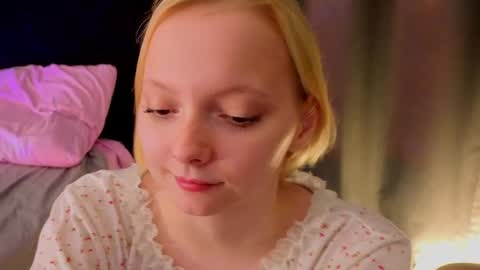 Snapshot of sweet_lynx chatting on May 2026 05:20:01 PM Lana online show from May 2026 05:20:01 PM