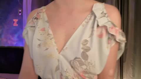 Snapshot of sweet_lynx chatting on May 2026 06:09:01 PM Lana online show from May 2026 06:09:01 PM