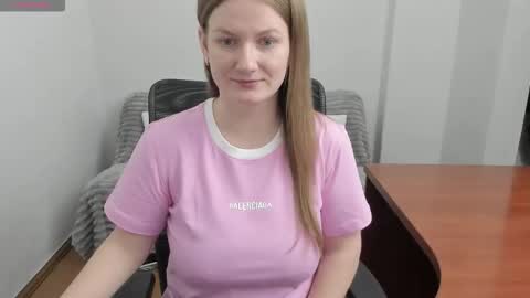 Snapshot of sweet_melody_of_ur_heart chatting on February 2026 02:28:01 PM Mila online show from February 2026 02:28:01 PM