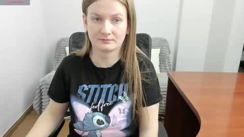 Snapshot of sweet_melody_of_ur_heart chatting on February 2026 04:32:01 AM Mila online show from February 2026 04:32:01 AM