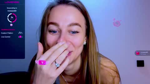 Mia online show from February 2026 01:09:02 PM