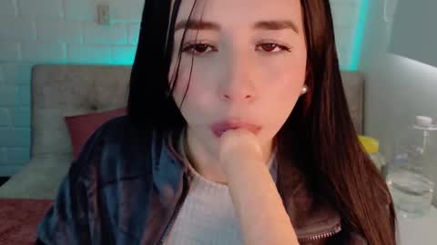 Sweet  Mia online show from September 2025 08:43:01 PM