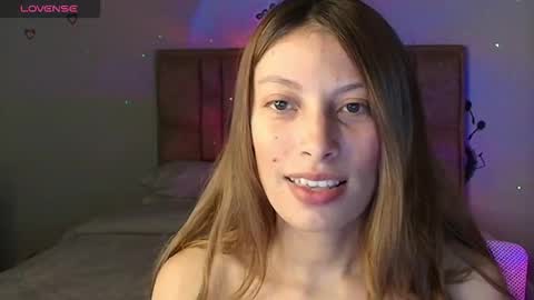 sweet_moon_v_ online show from January 2026 01:44:01 AM