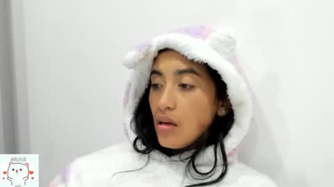 Snapshot of sweet_nhaomy chatting on September 2025 03:19:02 AM Nhaomy online show from September 2025 03:19:02 AM