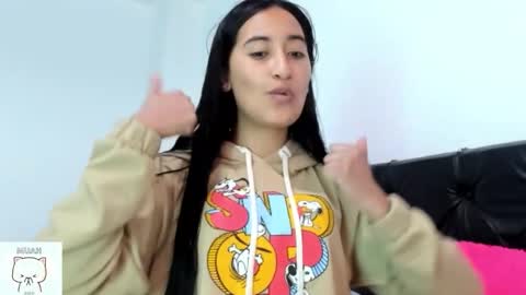 Snapshot of sweet_nhaomy chatting on November 2025 07:37:01 PM Nhaomy online show from November 2025 07:37:01 PM