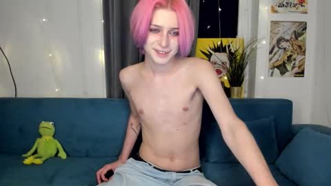 kira online show from October 2025 08:50:01 PM